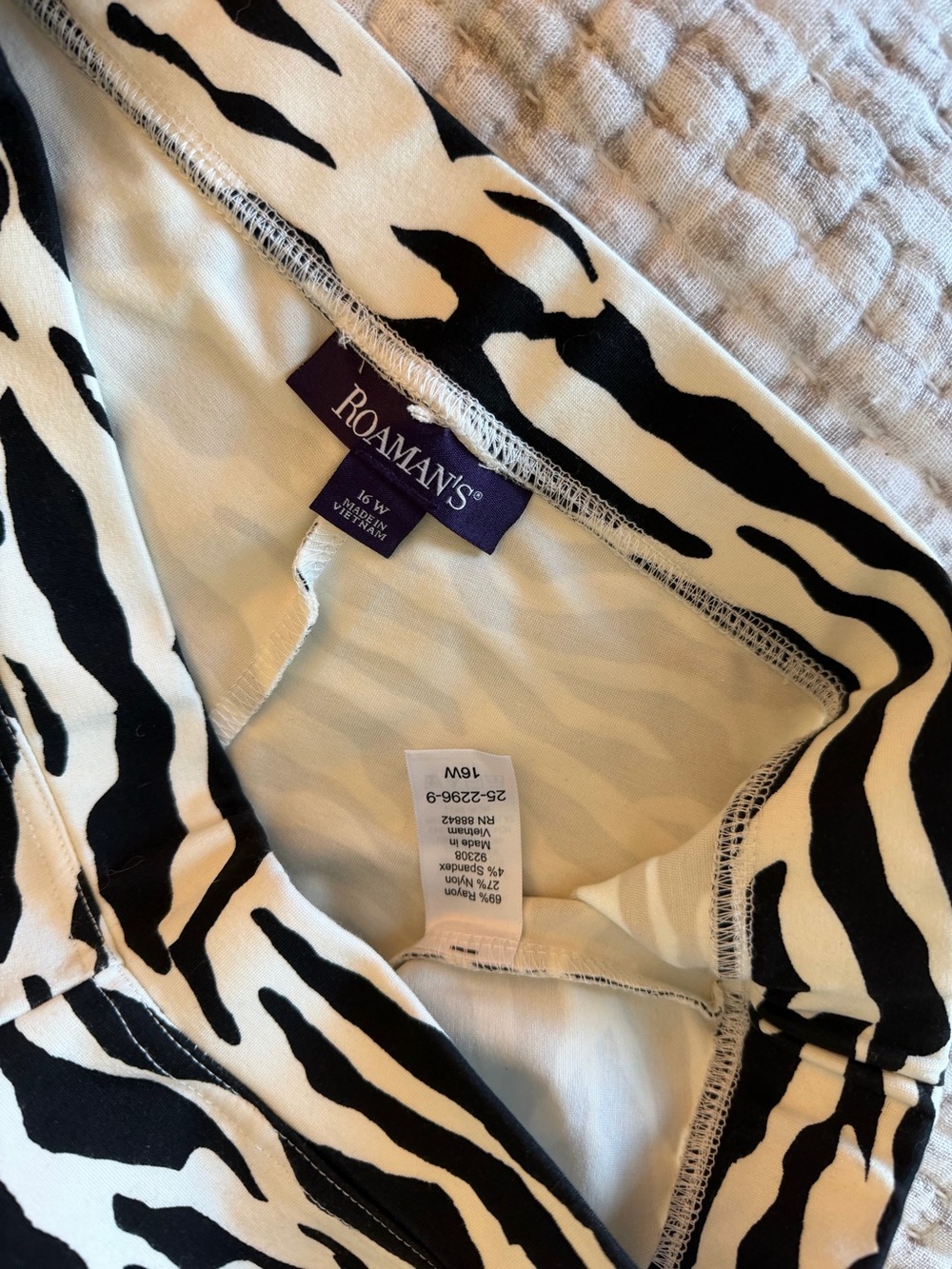 ROAMAN’S Zebra Pants - Picture 5 of 8